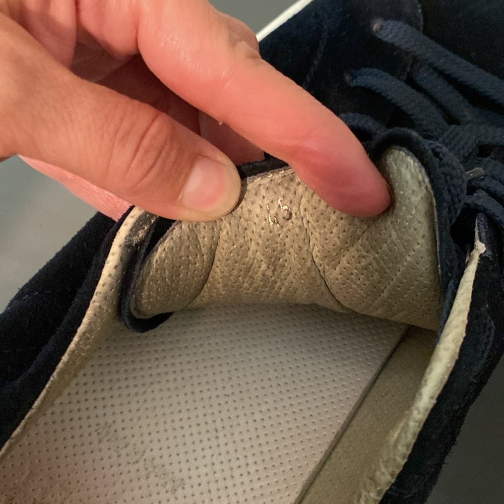 Brunello Cucinelli Navy Suede Sneakers with Cream Trim - Picture 4 of 8